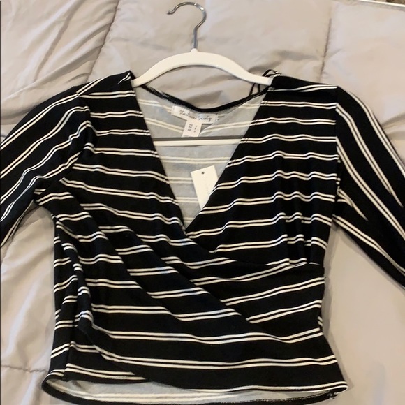 Striped crop top - Picture 1 of 5